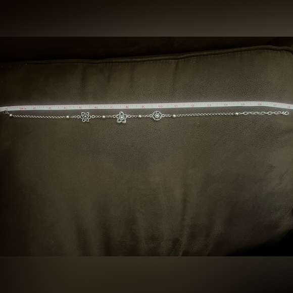 Vintage Brighton Silver Flower Necklace - Picture 3 of 3